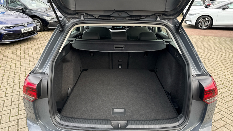 Volkswagen Golf 1.0 eTSI Life 5dr DSG Petrol Estate